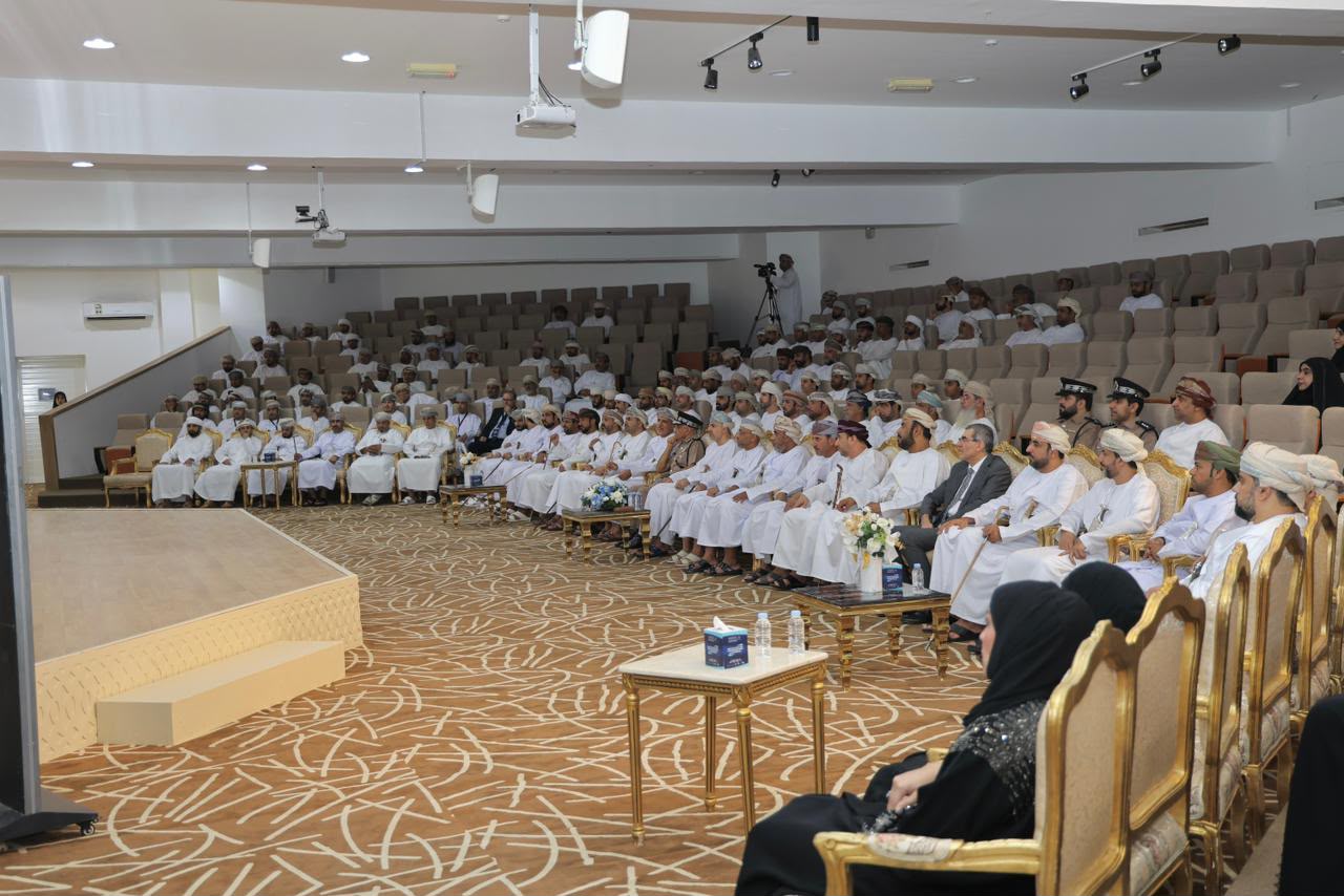 انطلاق ملتقى التشريعات البيئية لأنشطة المحاجر والكسارات بمحافظة البريمي