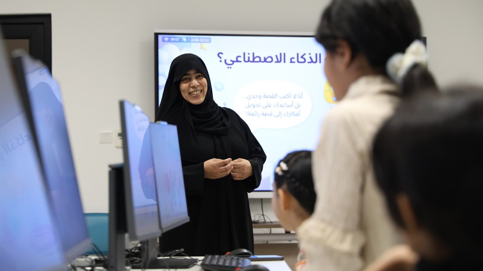 محافظة البريمي تنظّم سلسلة ورش تدريبية لتنمية المهارات الرقمية وريادة الأعمال لدى الطلبة